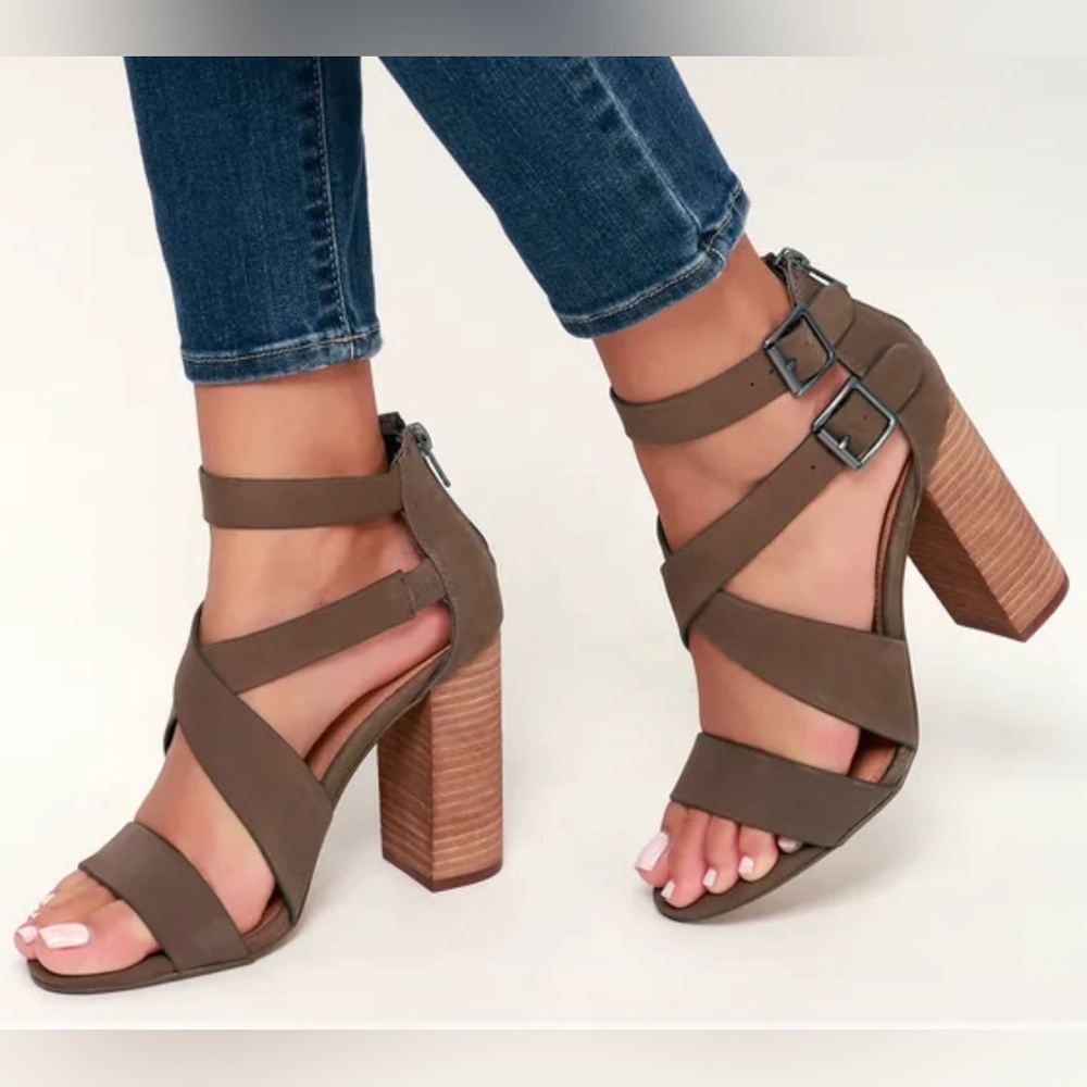 Steve Madden Sundance Brown Nubuck Leather Block Heel - Size 6